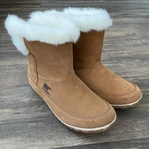 Gently Used Women’s Sorel Fur Booties with Rubber Sole